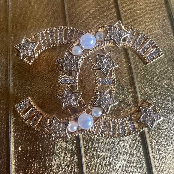 Vtg Chanel pin circa 1990s comet Vestiaire collection⭐️ - Picture 8 of 11